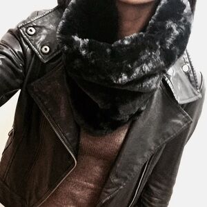 Club Monaco Evangah Faux Fur Snood